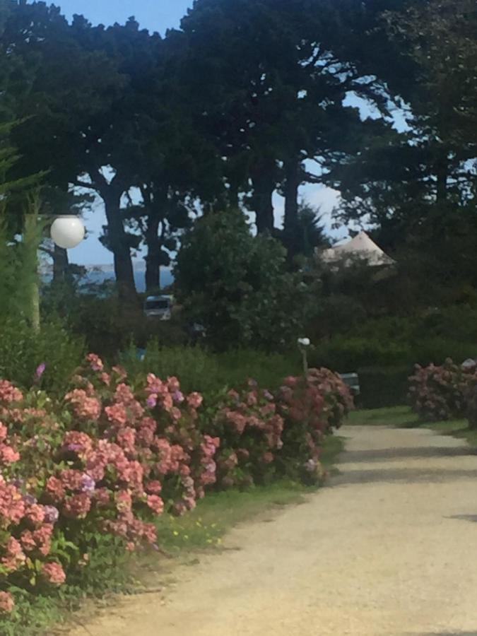 Les Hortensias Grande Tente Familiale Deux Chambres Et Sejour Vue Mer Sur Camping Nature Plestin-les-Greves Exterior photo